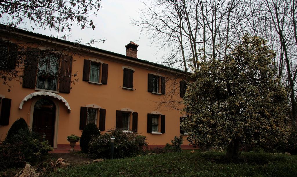 La Corte Del Cavaliere Bed & Breakfast Calderara di Reno Bagian luar foto